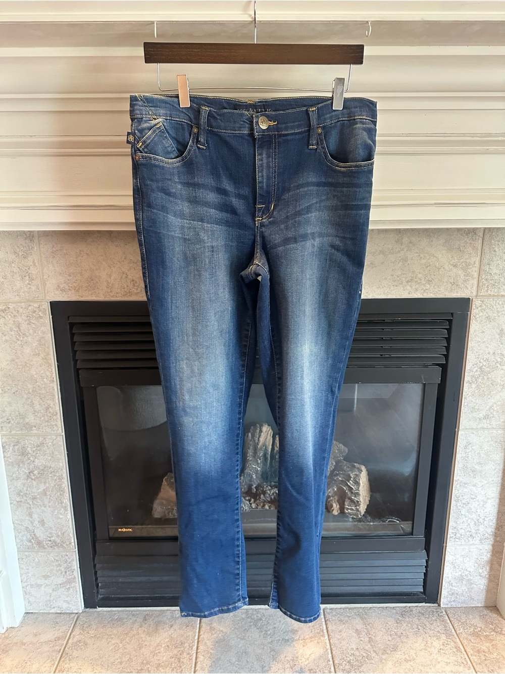Rock & Republic Women's Straight Leg Jeans in Blue Wash
